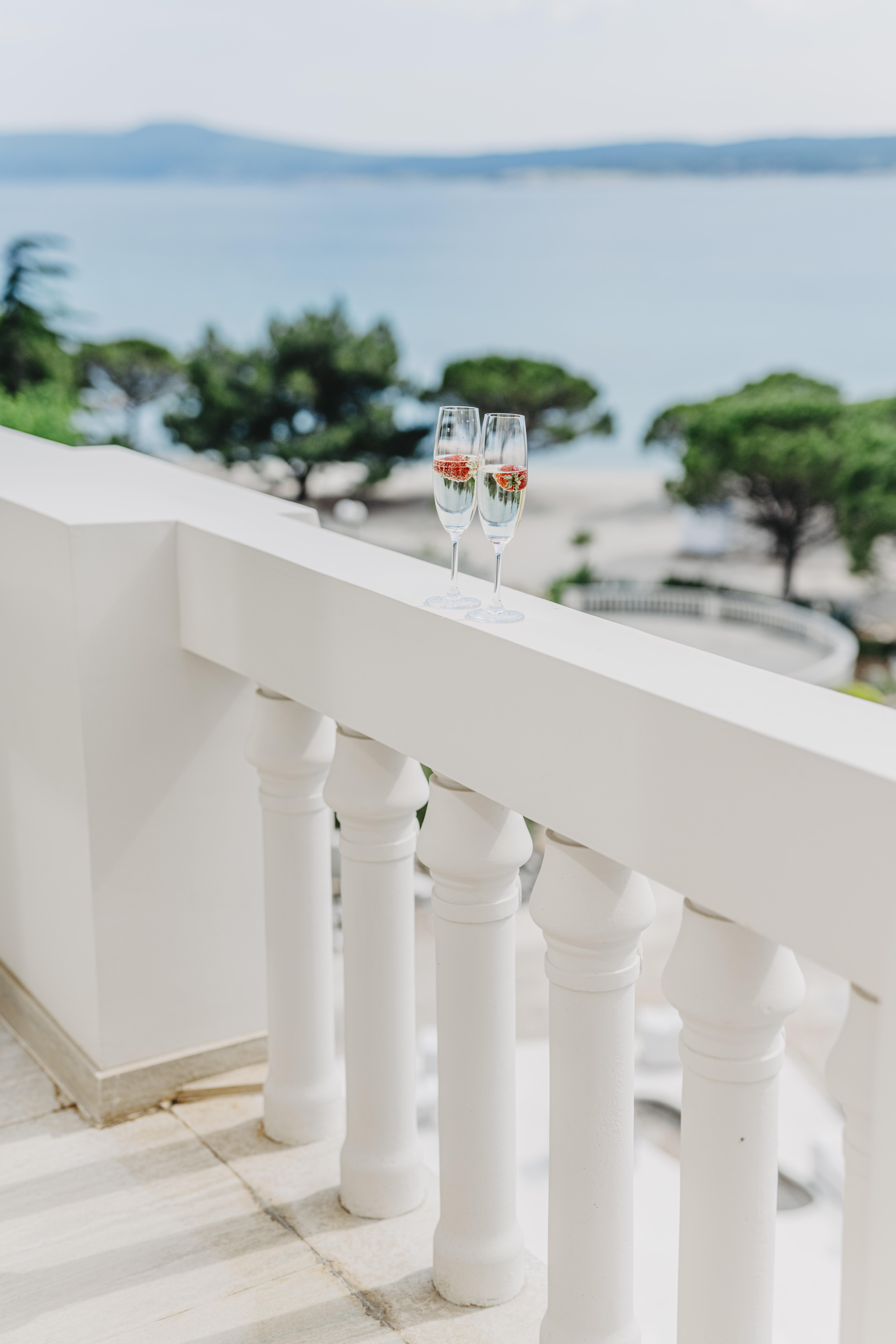 Hotel Miramare Crikvenica Kültér fotó A glass of champagne